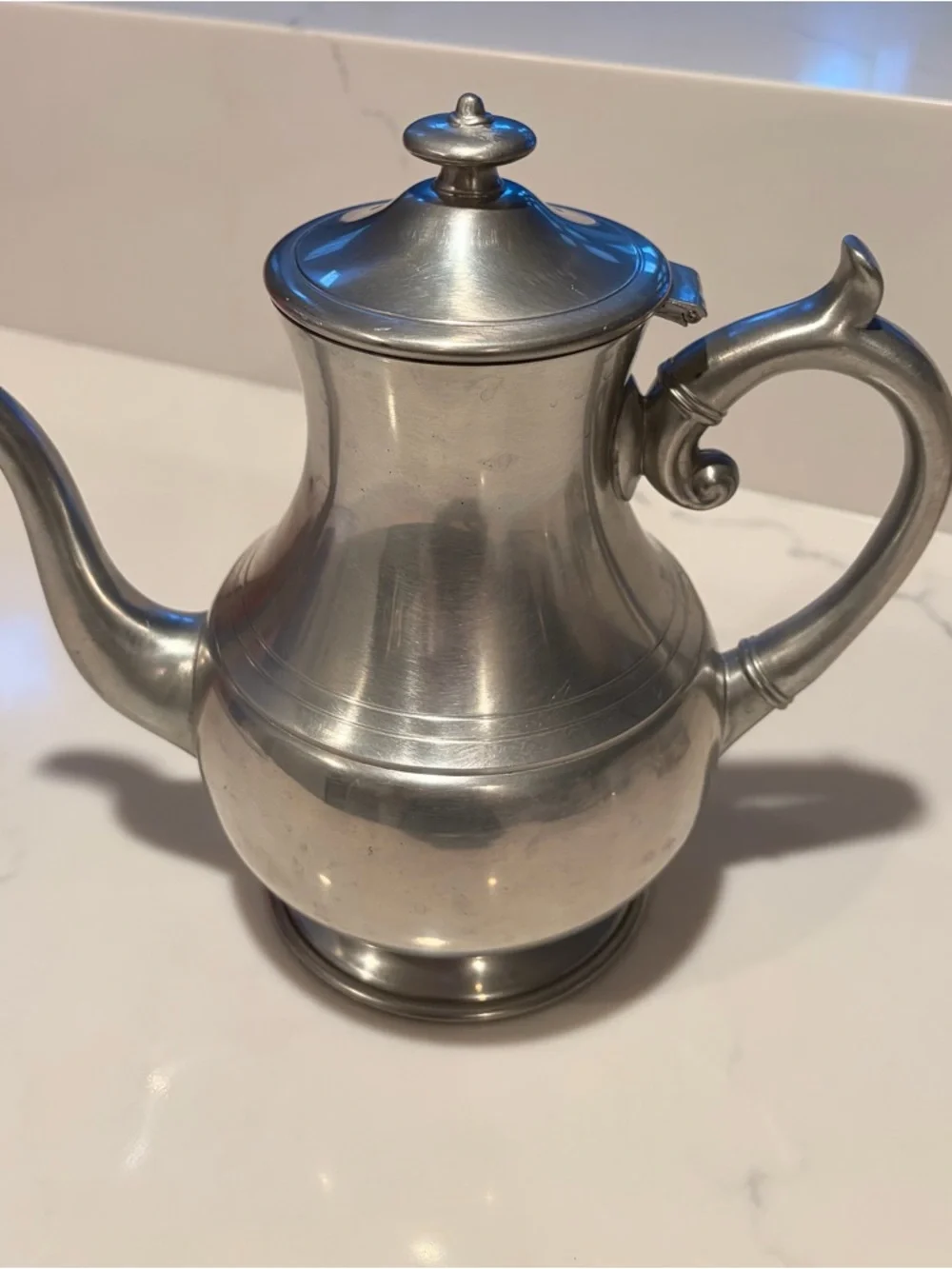 Classic Silver-Tone Metal Coffee/Tea Pot – Polished Silver Finish